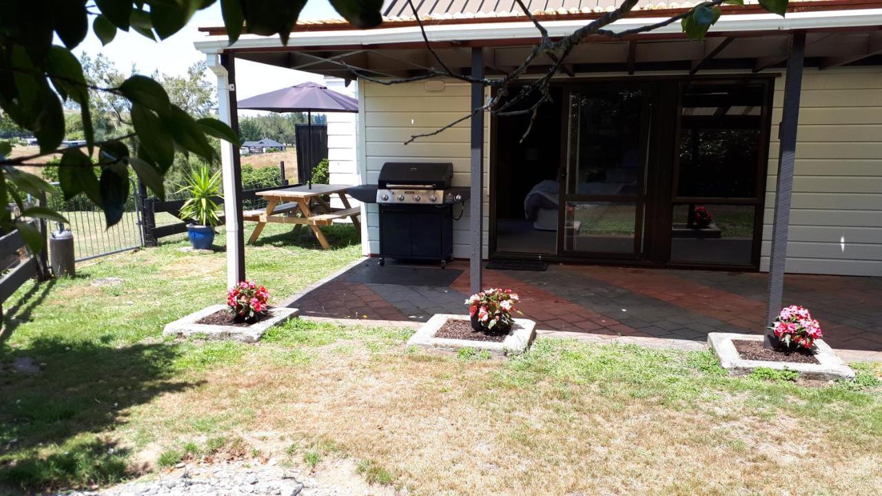Caldera Country Lodge Hamurana Exteriör bild